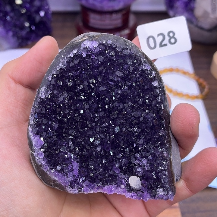 紫晶大型摆件（非配饰）未镶嵌