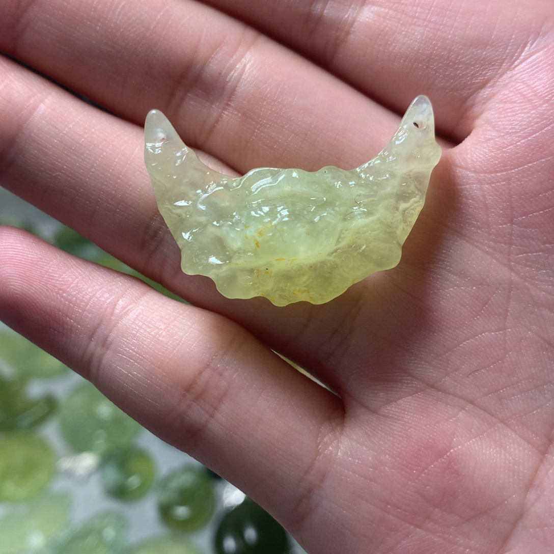 合金蛇纹石玉颈饰微瑕