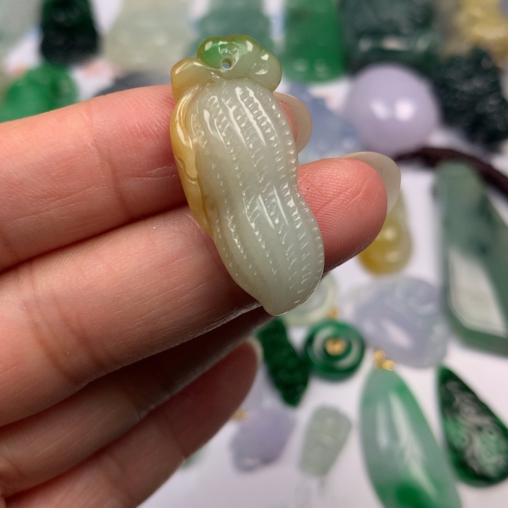 翡翠未镶嵌颈饰翡翠