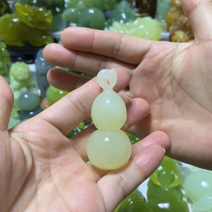 【闪购商品】未镶嵌蛇纹石玉把件嘟*嘟