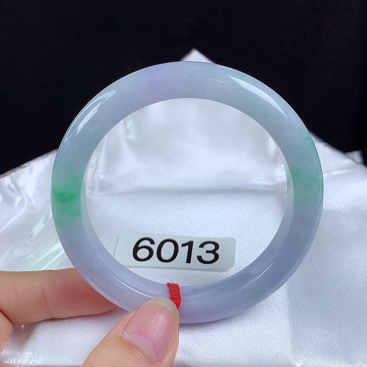 翡翠未镶嵌手镯56圈 春彩双耳挂翠