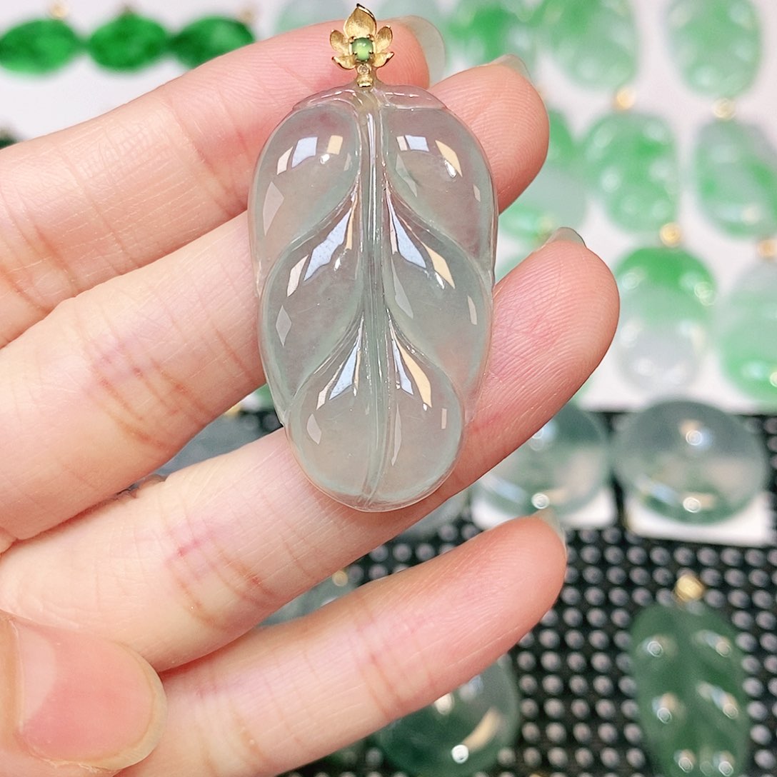 翡翠吊坠(不含链)18K金镶嵌