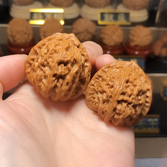 特价款：三角白狮子