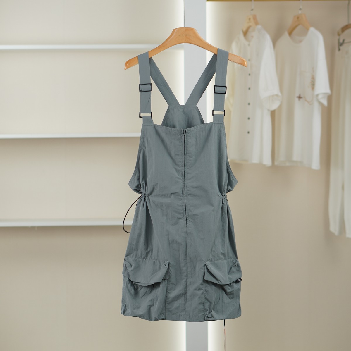 麦迪尚品【文M】5121619 时尚口袋装饰背带裙夏季女装专柜撤柜