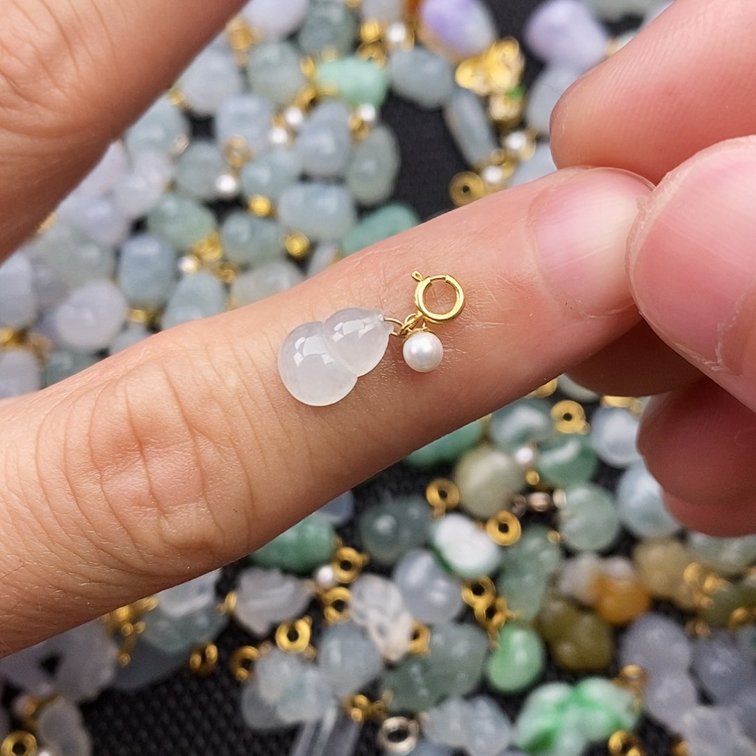 翡翠颈饰18K金镶嵌葫芦