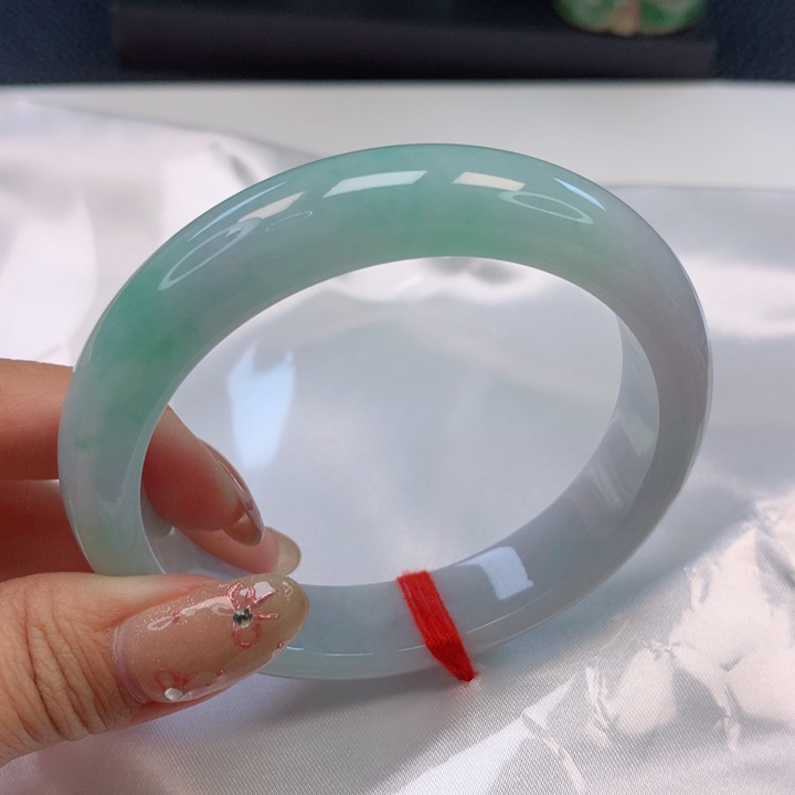 翡翠手镯未镶嵌58圈