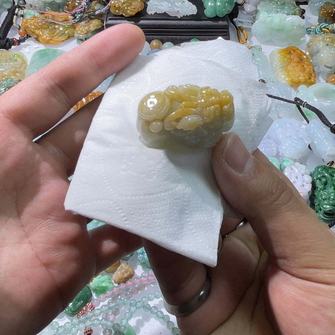 翡翠颈饰未镶嵌天然