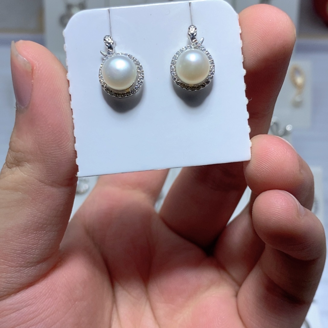 淡水珍珠银S925镶嵌耳饰