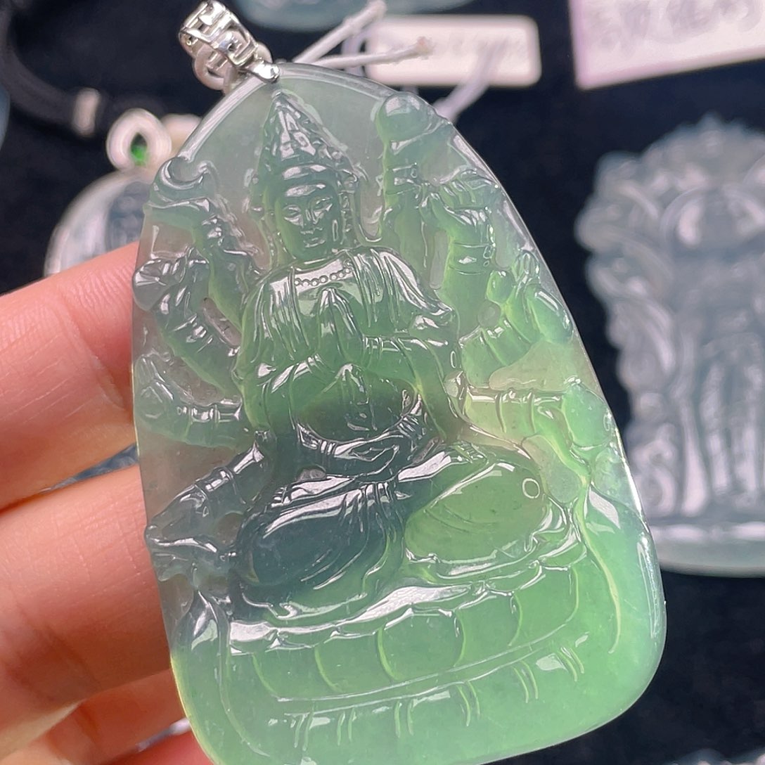 颈饰18K金镶嵌翡翠3，