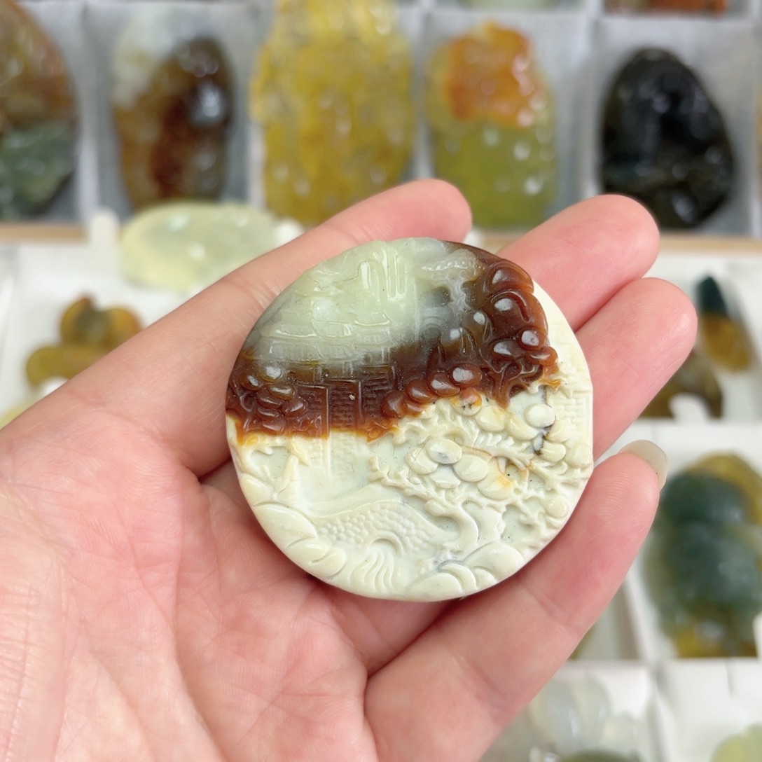 未镶嵌蛇纹石玉吊坠(不含链)