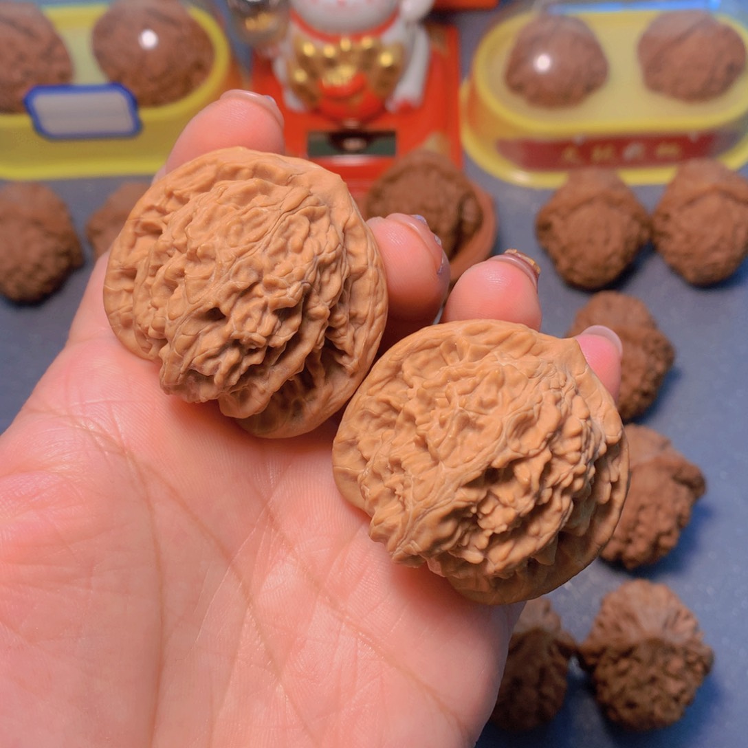 文玩核桃吊坠霞云岭42