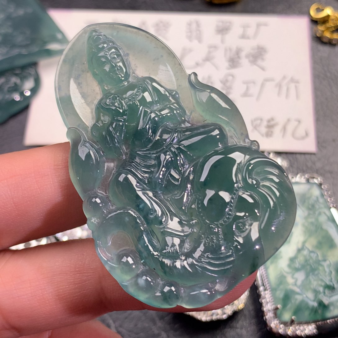 翡翠颈饰未镶嵌普贤