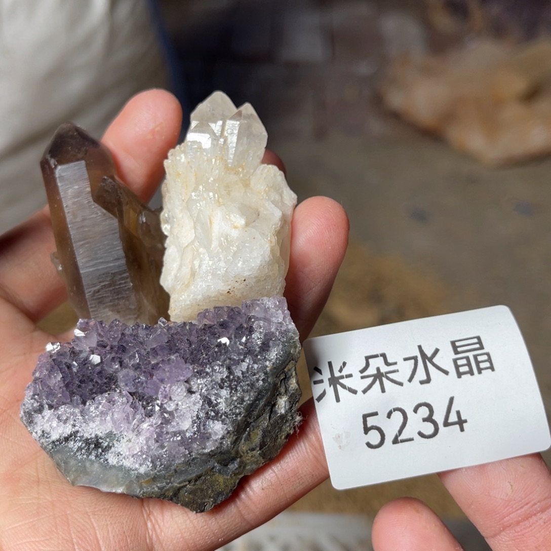 钟***情珠宝半成品水晶未镶嵌