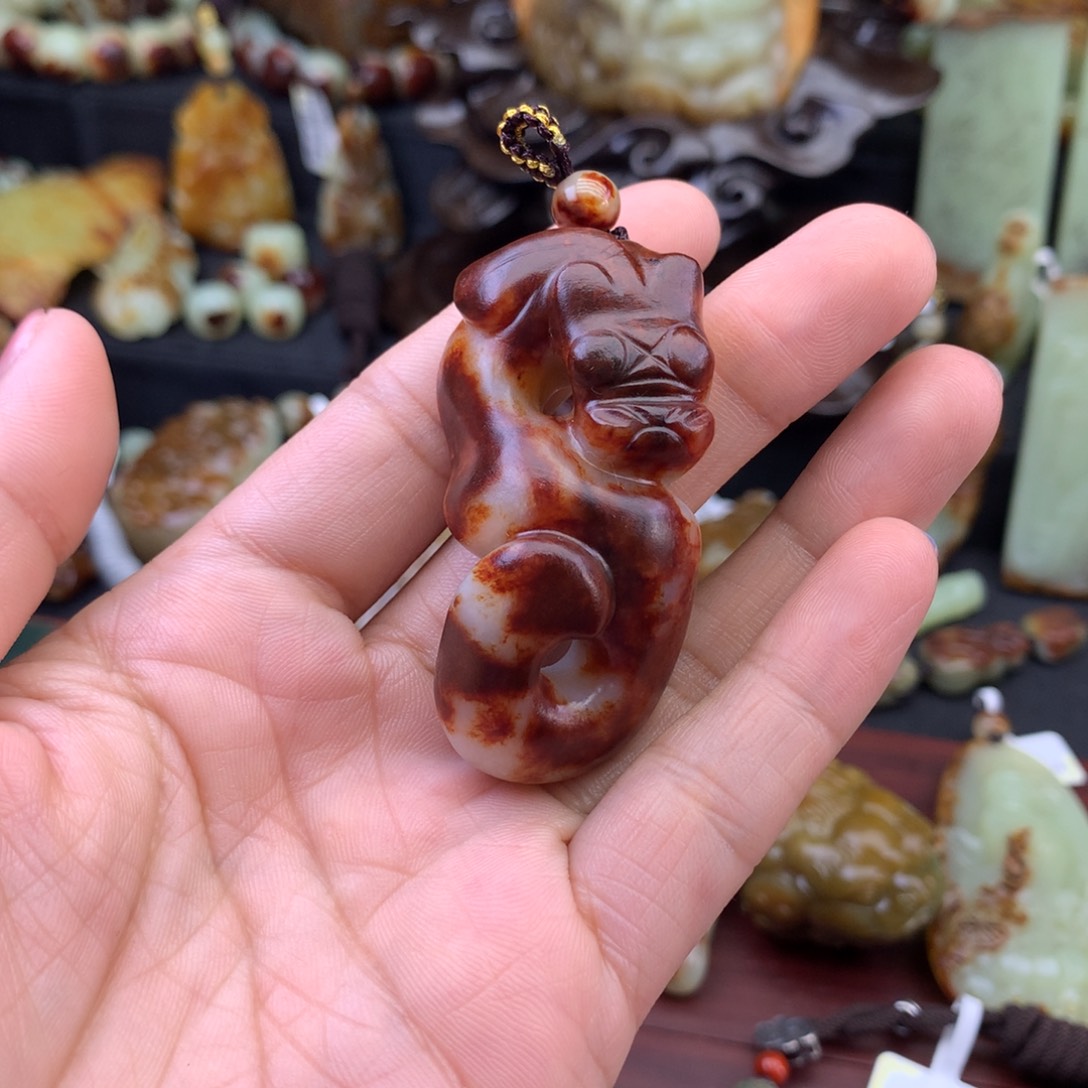 岫岩河磨玉（透闪石质玉）颈饰未镶嵌s***y