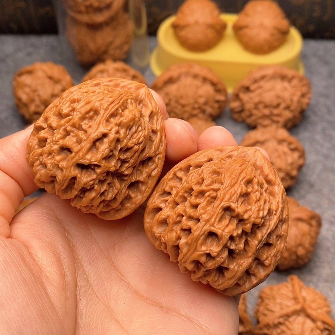 文玩核桃把件三角南疆42尺精品