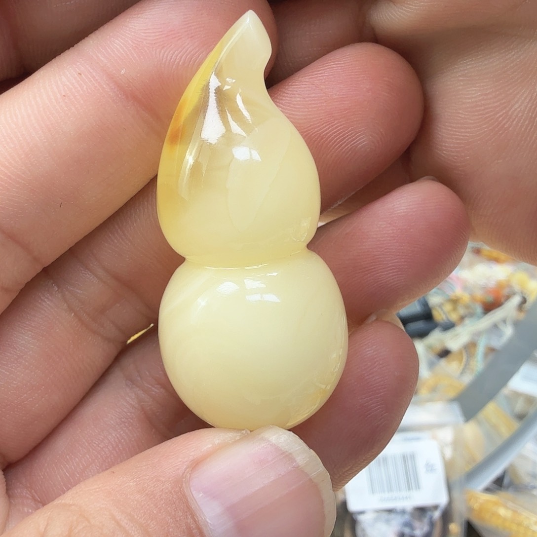 琥珀裸石未镶嵌葫芦