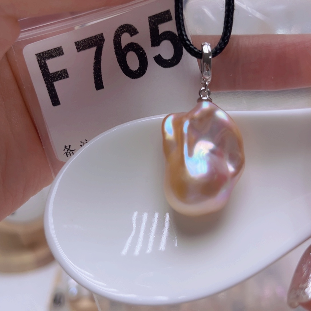 颈饰未镶嵌淡水珍珠