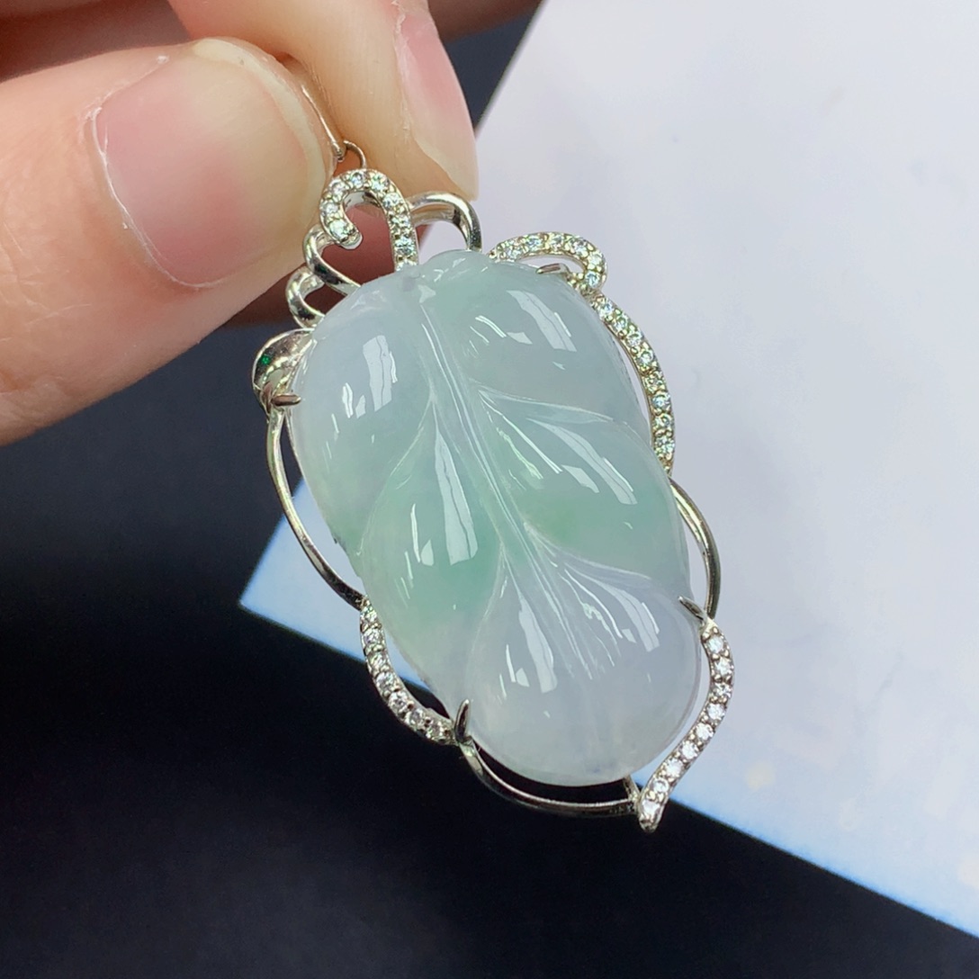 颈饰银S925镶嵌翡翠