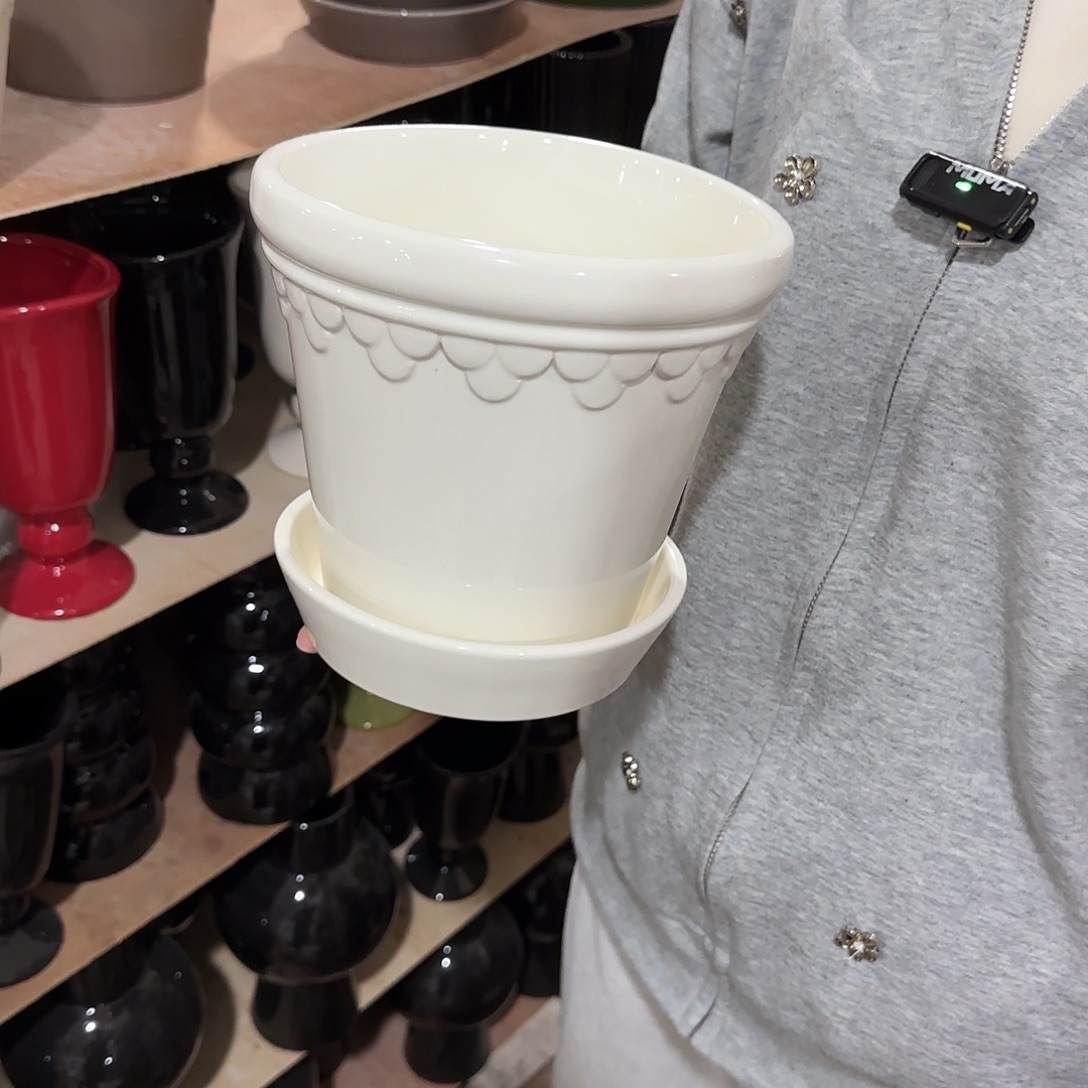 b2白色带托花盆花盆花盆