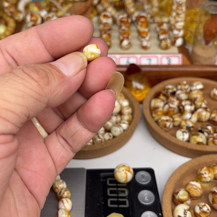 琥珀裸石未镶嵌w***w91号