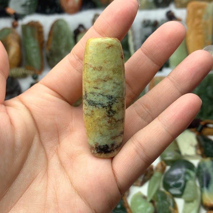 岫岩河磨玉（透闪石质玉）挂件未镶嵌