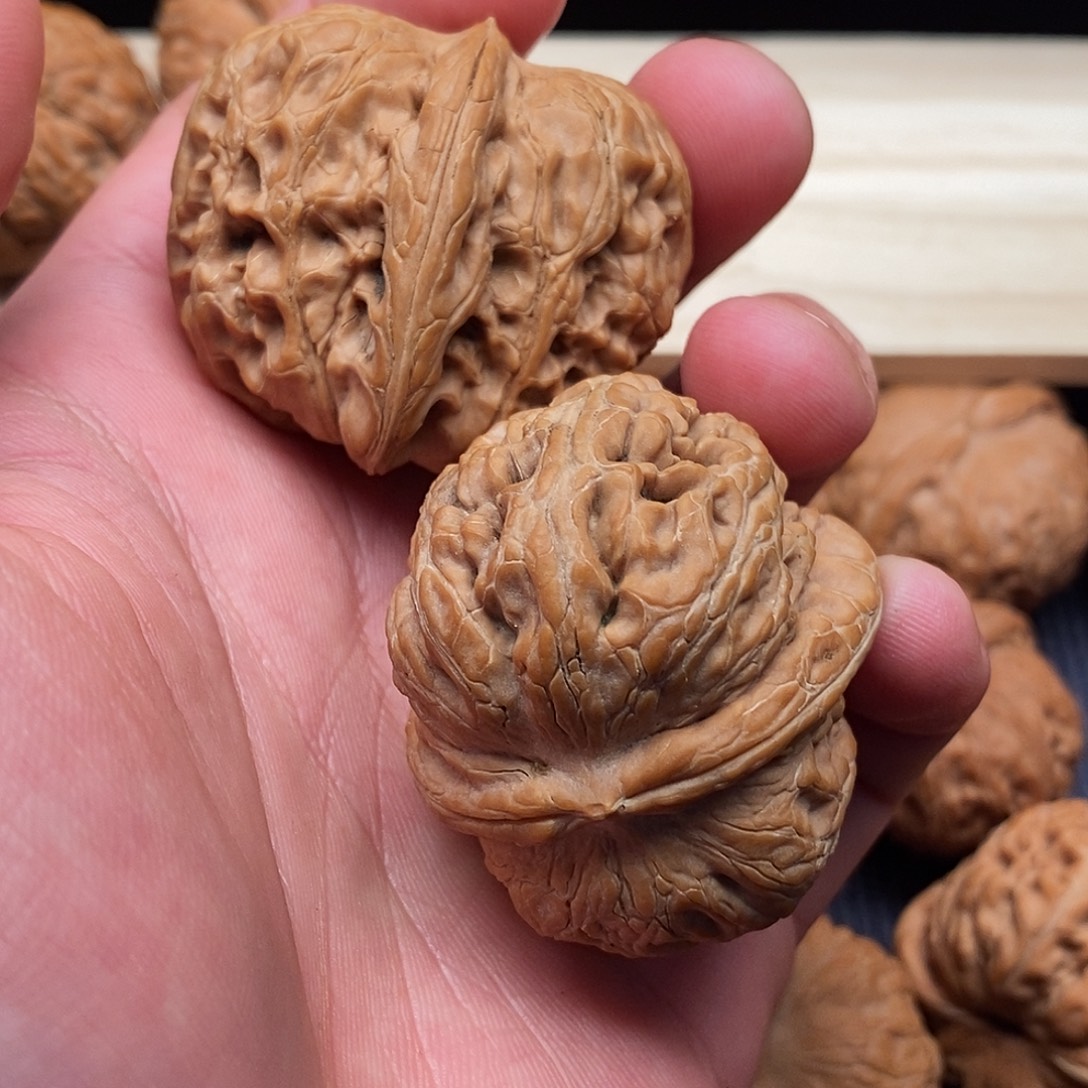 H***n吊坠文玩核桃元宝