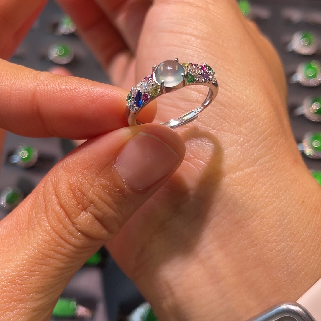 锦***和定制翡翠未镶嵌戒指