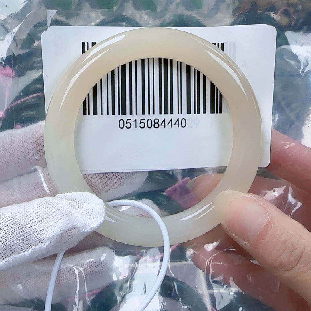 和田玉手镯未镶嵌5556