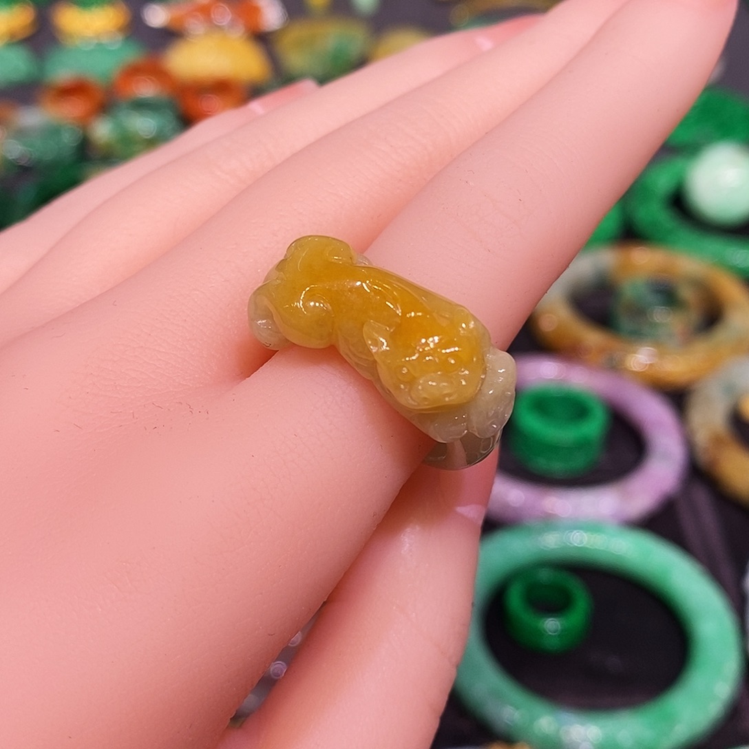 翡翠未镶嵌戒指翡翠