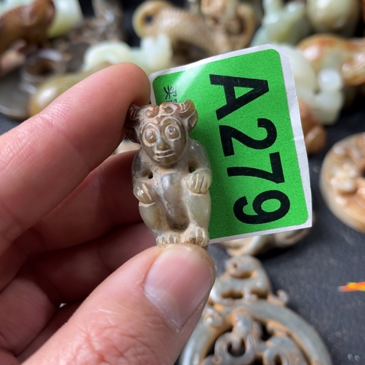 和田玉颈饰未镶嵌