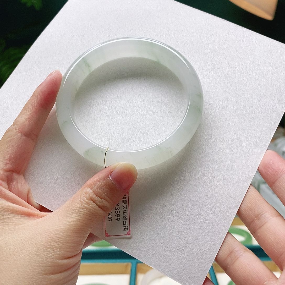 石英质玉手镯未镶嵌62.7