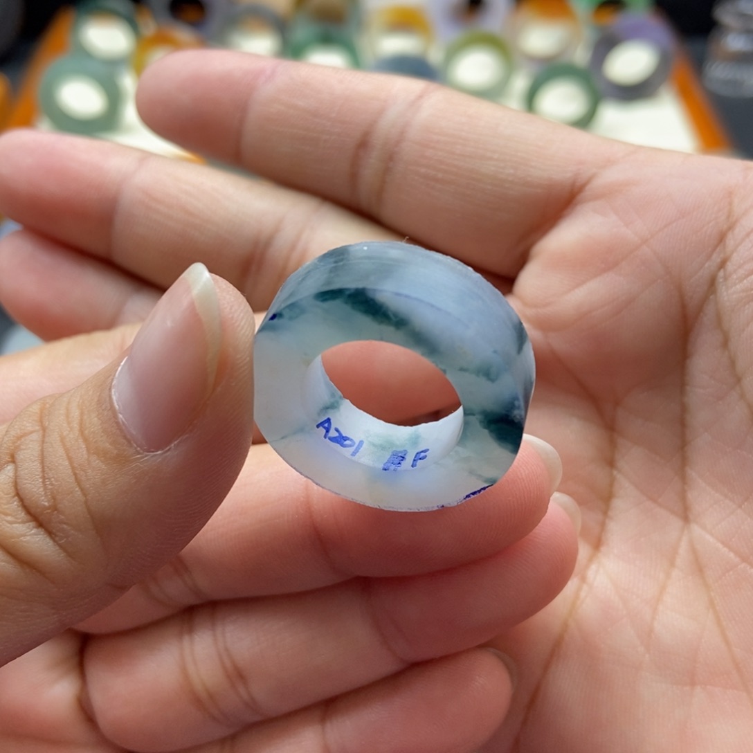 定制翡翠翡翠9-15号有纹裂未镶嵌