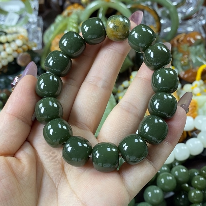 透闪石质玉手串未镶嵌带****爸
