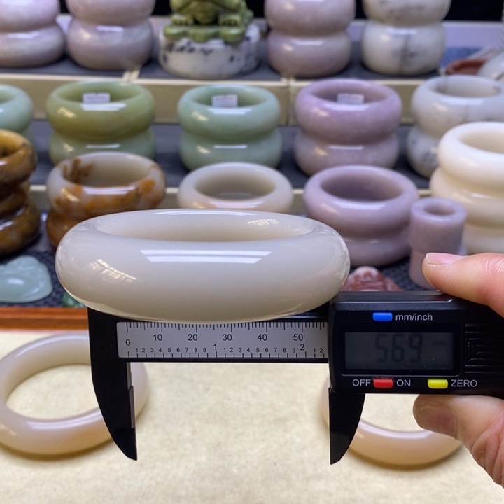 石英质玉未镶嵌手镯