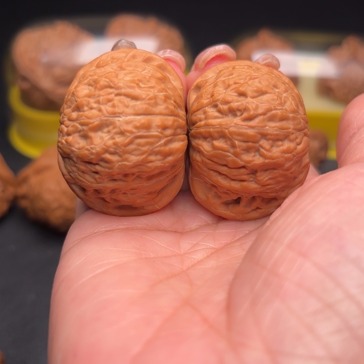 桃核把件41铁锤狮子头