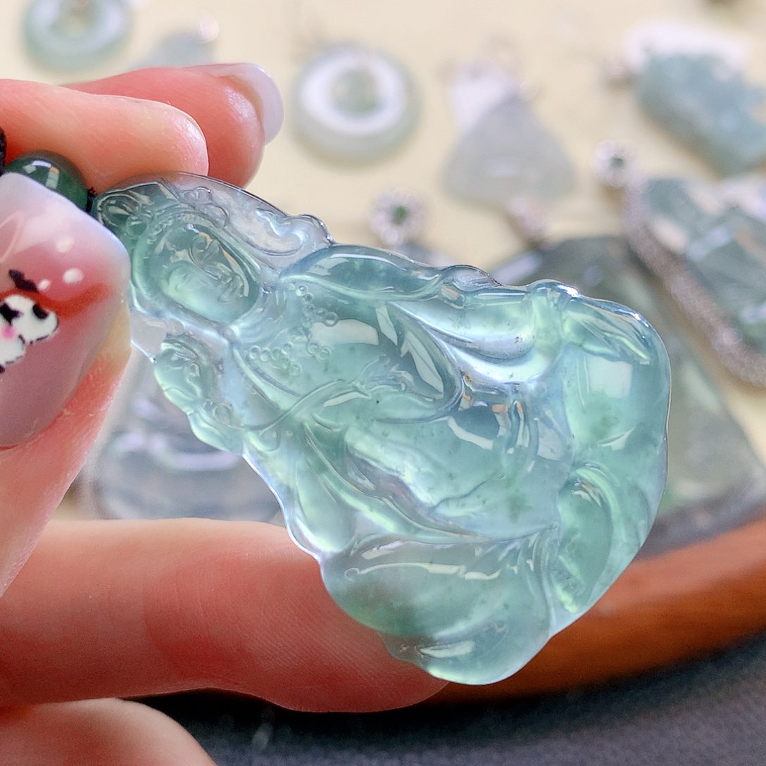 翡翠颈饰未镶嵌翡翠