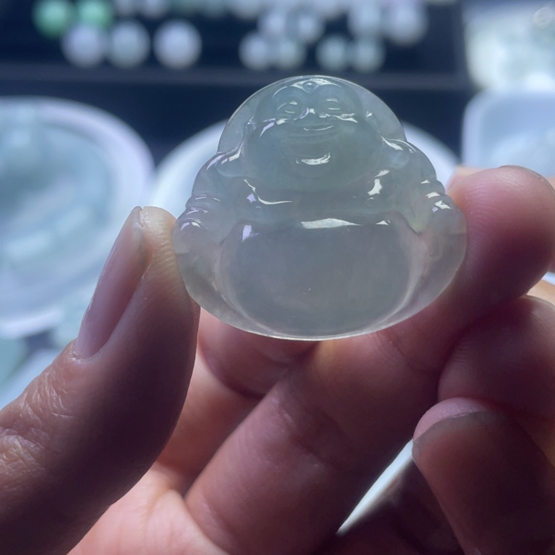 翡翠未镶嵌颈饰佛公