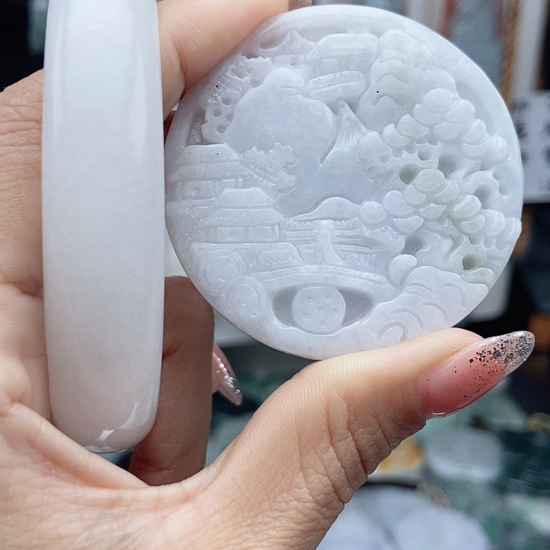 翡翠颈饰未镶嵌翡翠