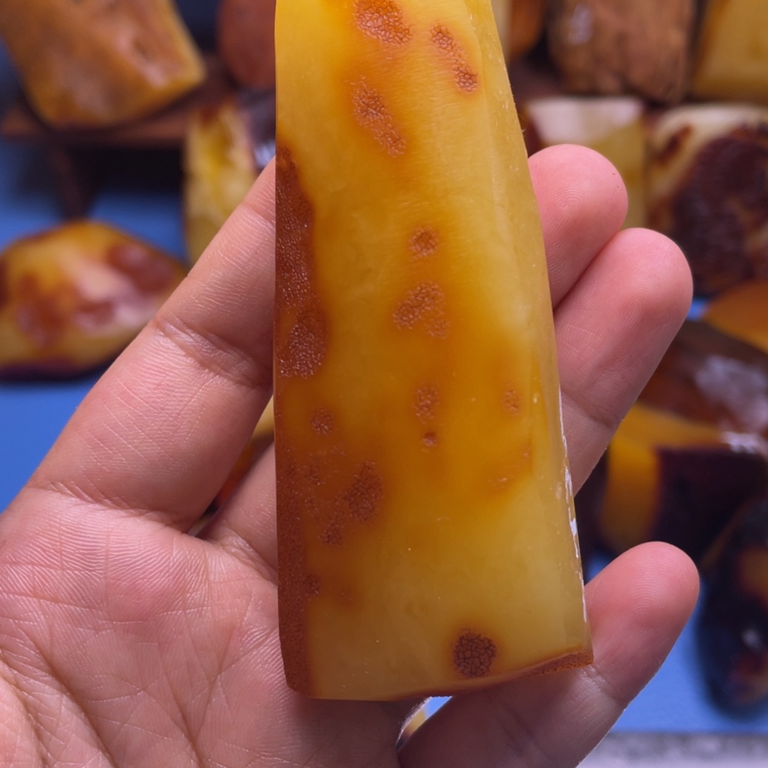 定制蜜蜡未镶嵌?琥珀蜜蜡原石定制