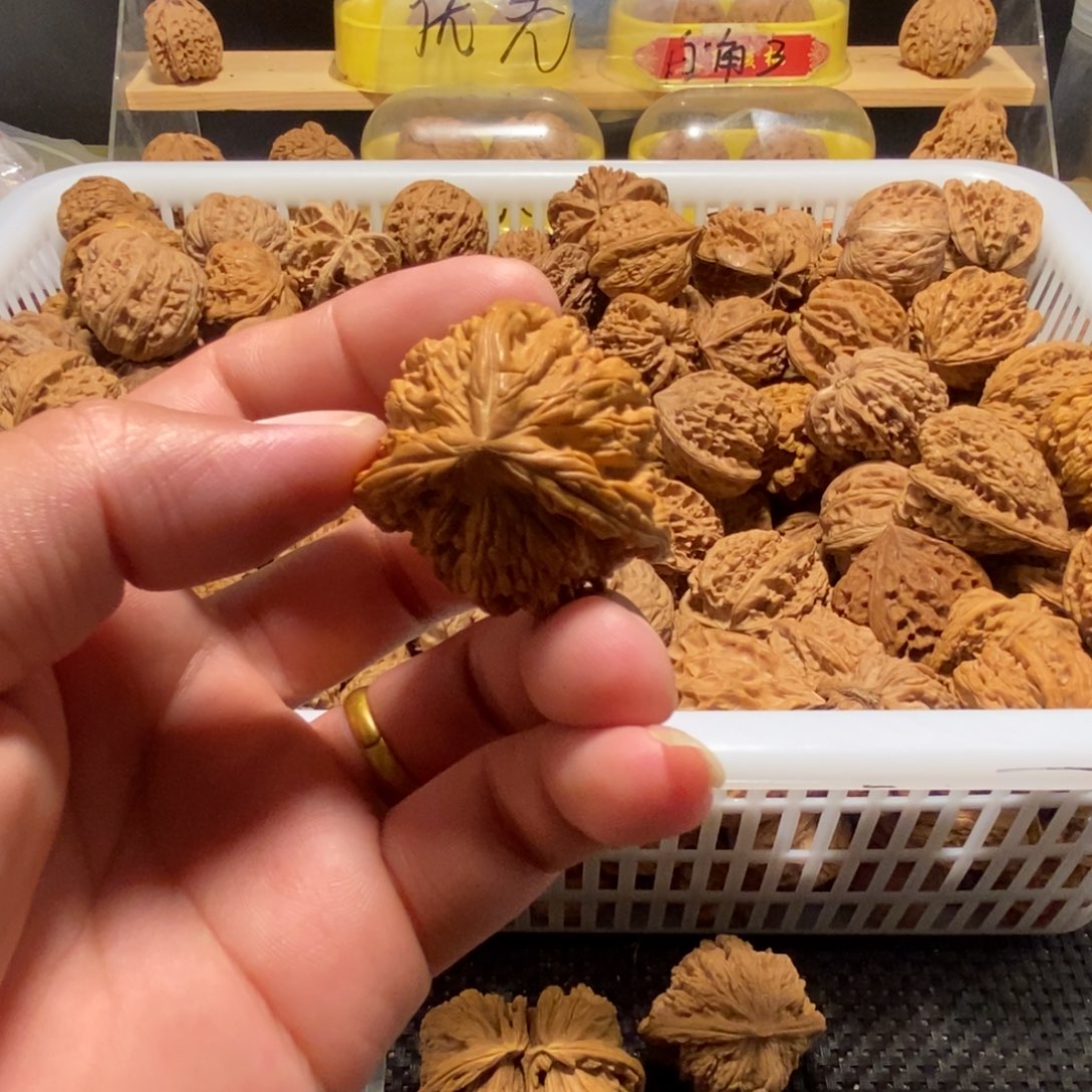 ****饭吊坠文玩核桃核桃异形