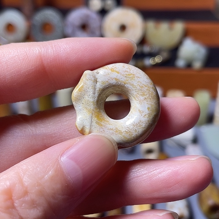 用***6和田玉（糖玉）未镶嵌颈饰