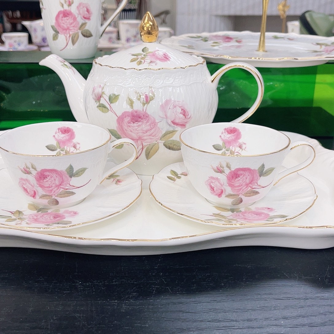 骨瓷一壶两杯———————————