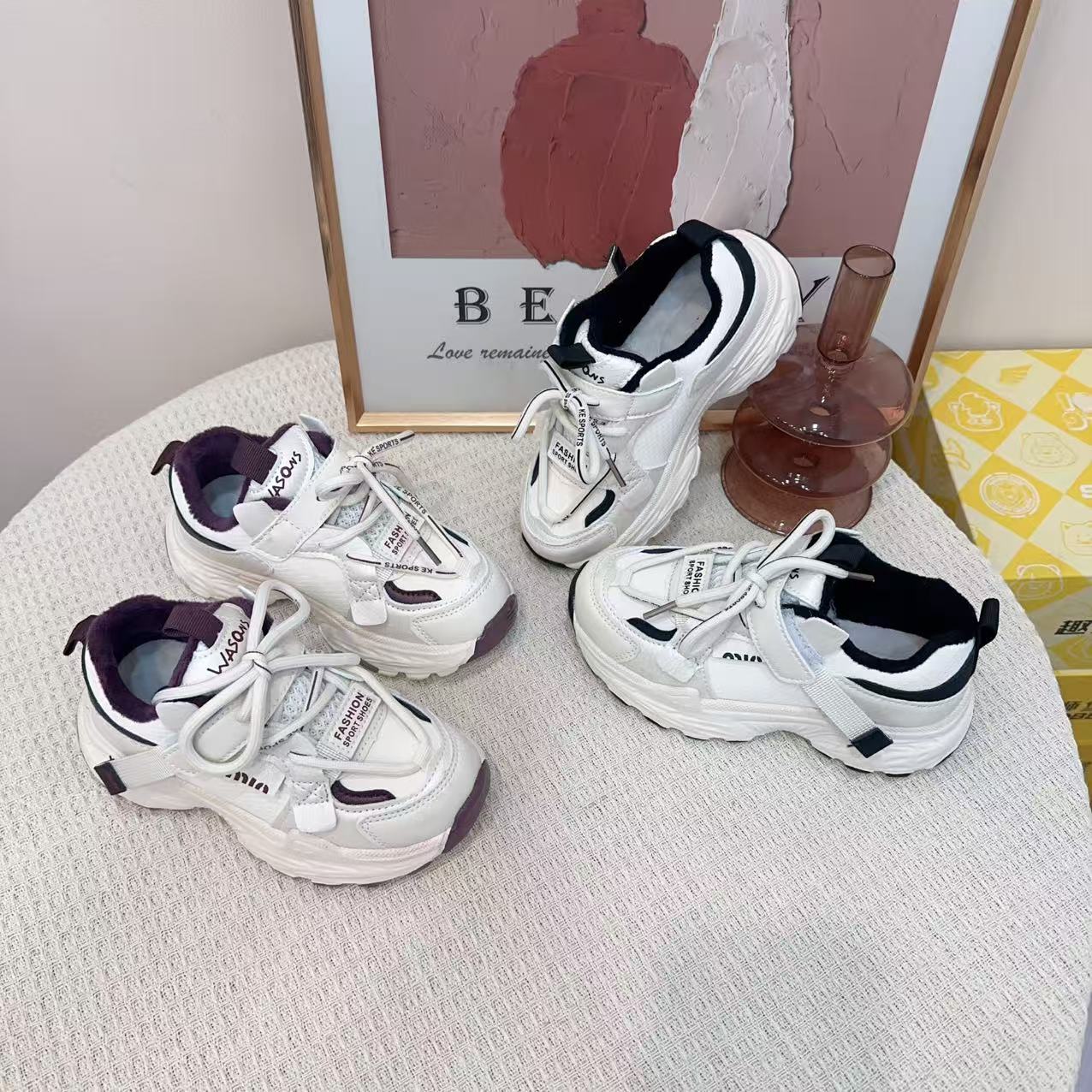 儿童2025冬季新款软底防滑运动鞋皮面加绒男女童老爹鞋69