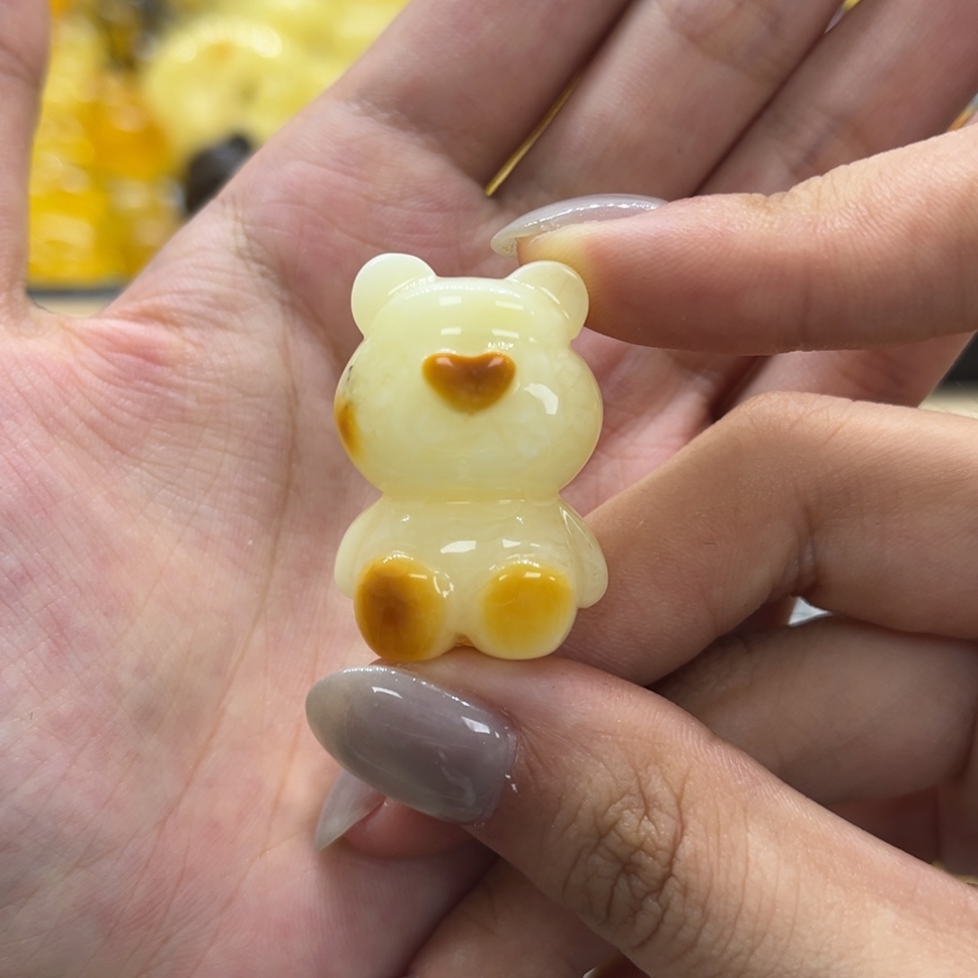 琥珀颈饰未镶嵌天然琥珀白蜡熊