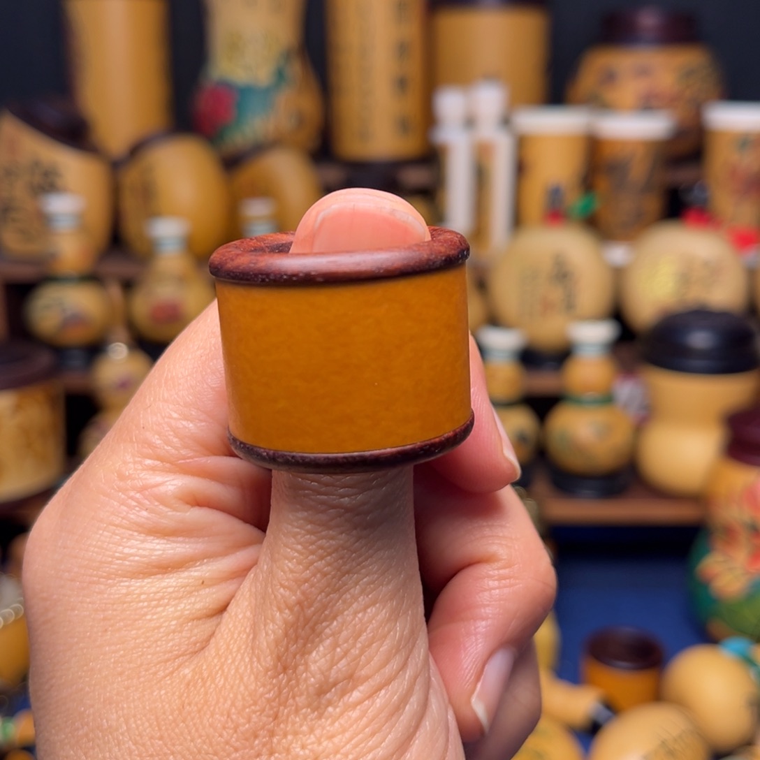 大叶紫檀（黑酸枝木类）