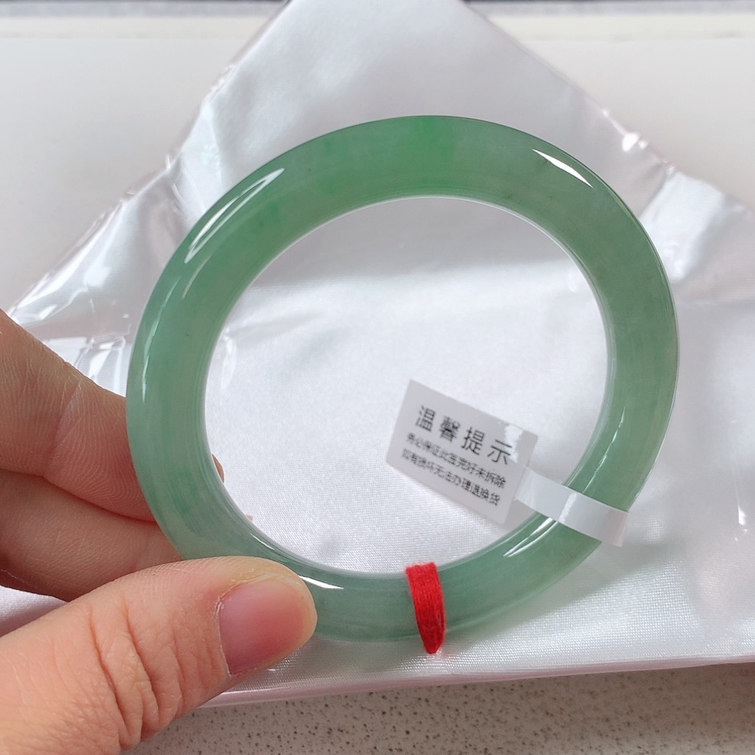 翡翠手镯未镶嵌①⑤①