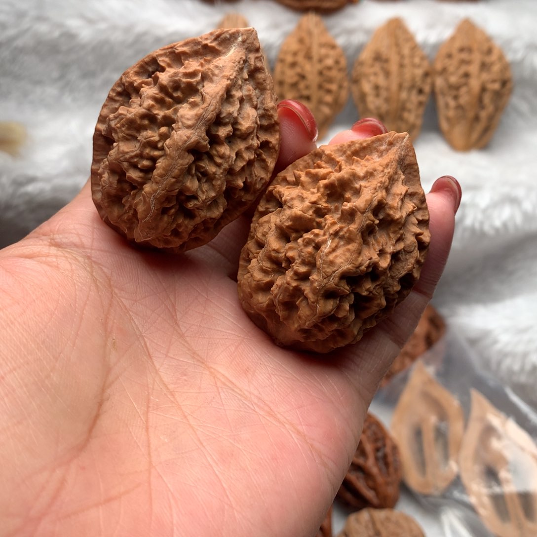 文玩核桃吊坠德**生小武核桃虎头