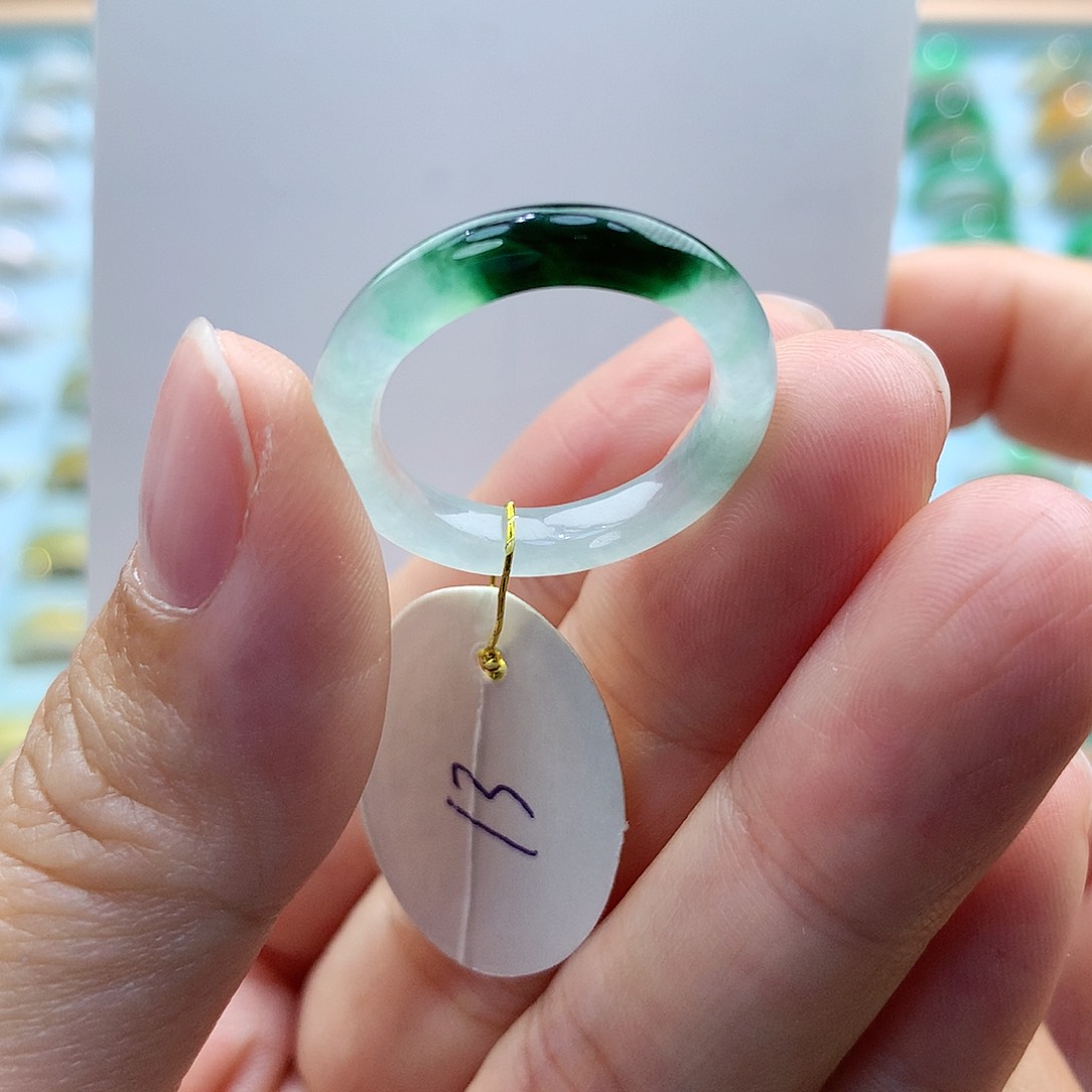 翡翠戒指未镶嵌13圈