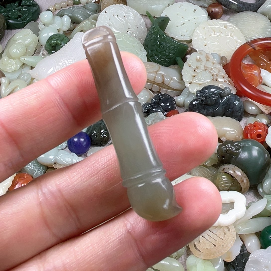 和田玉（糖玉）颈饰未镶嵌