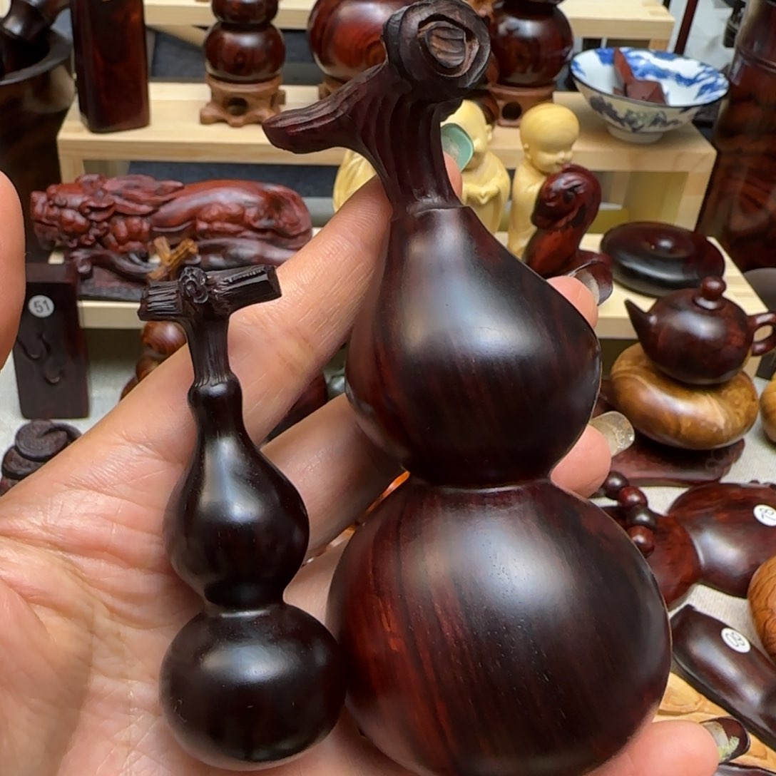 木皖**业小叶紫檀雕刻大葫芦➕小葫芦把件微瑕
